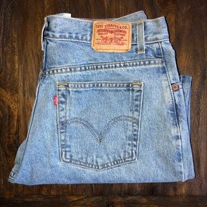 Vintage 550 Levi’s Size 14. High waisted mom jean!
